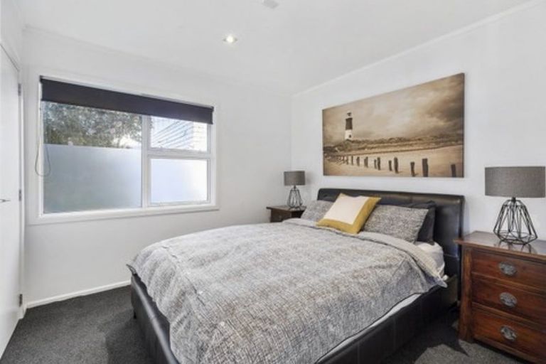 Photo of property in 17-17a Barton Terrace, Thorndon, Wellington, 6011