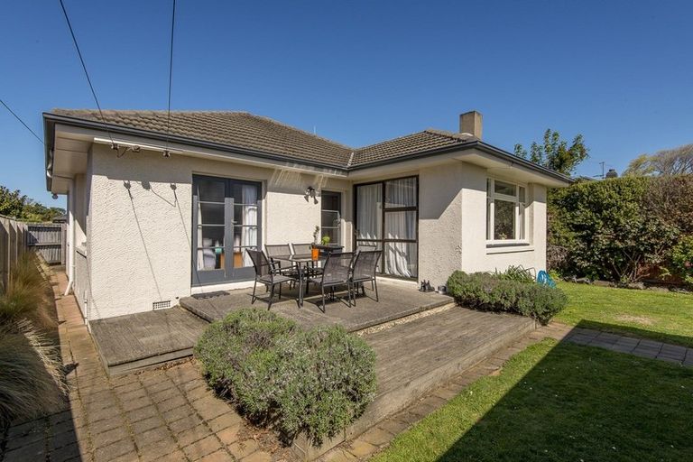 Photo of property in 12 Angela Street, Upper Riccarton, Christchurch, 8041