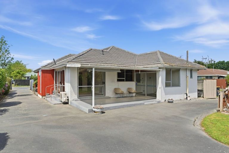 Photo of property in 8 Nyoli Street, Northcote, Christchurch, 8052