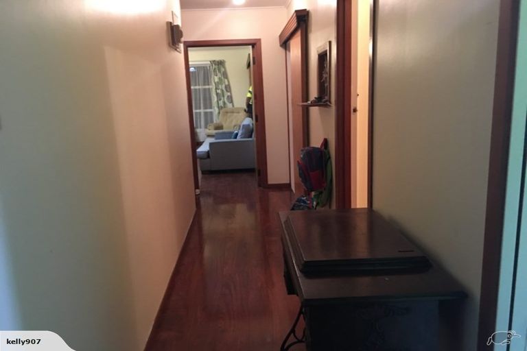 Photo of property in 30 Megan Avenue, Pakuranga Heights, Auckland, 2010