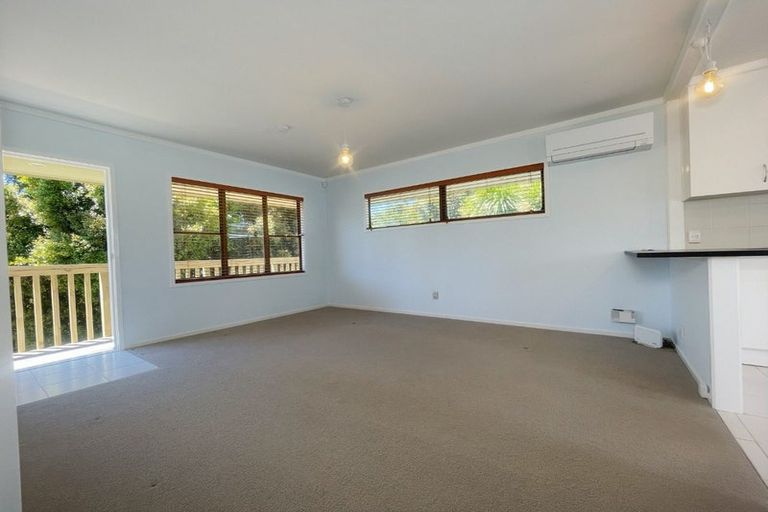 Photo of property in 1/9 Fuchsia Place, Birkdale, Auckland, 0626