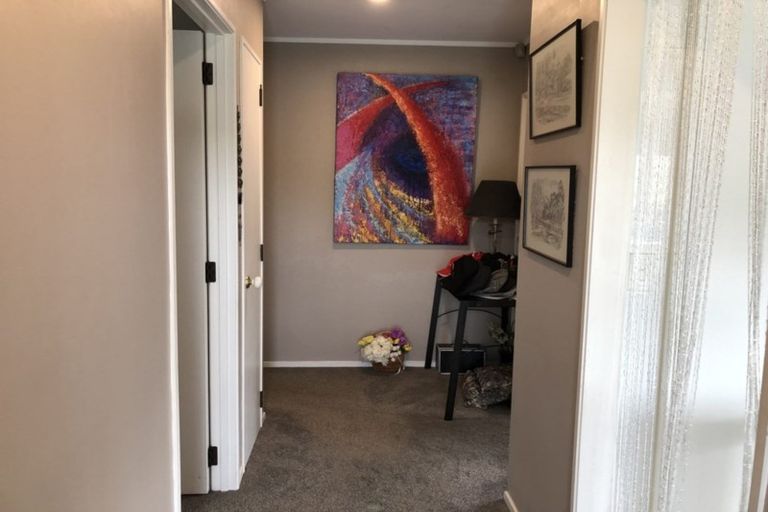 Photo of property in 1/81 Aviemore Drive, Highland Park, Auckland, 2010