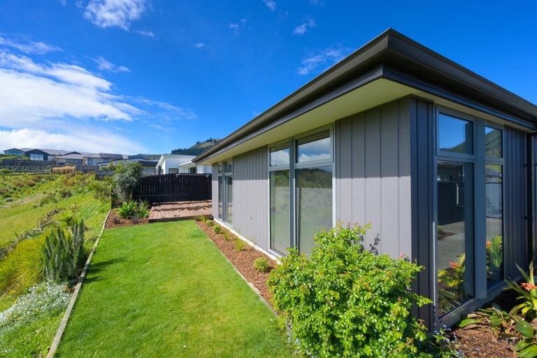 Photo of property in 36 Huntaway Close, Stoke, Nelson, 7011