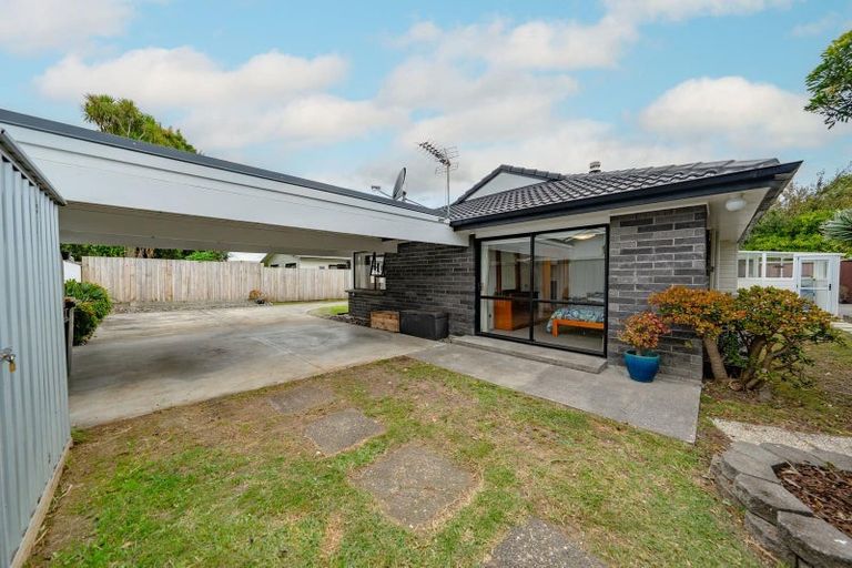 Photo of property in 1/12 Koromiko Street, New Lynn, Auckland, 0600
