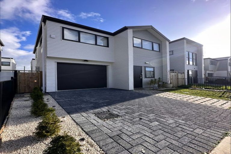 Photo of property in 3 Arapapa Road, Papakura, 2110