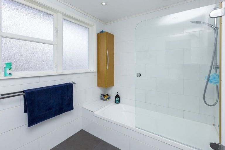 Photo of property in 16 Robertson Street, Elderslea, Upper Hutt, 5018