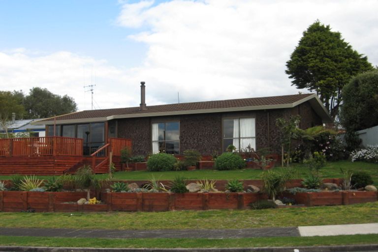 Photo of property in 34 Endeavour Avenue, Welcome Bay, Tauranga, 3112