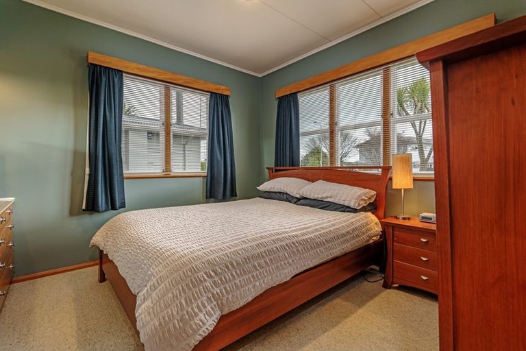 Photo of property in 4 Anzio Place, Awapuni, Palmerston North, 4412