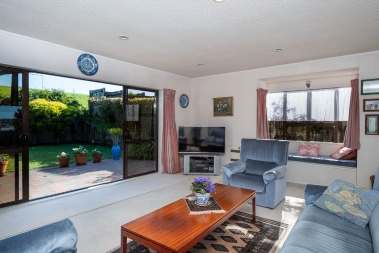 Photo of property in 52 Spence Road, Henderson, Auckland, 0612