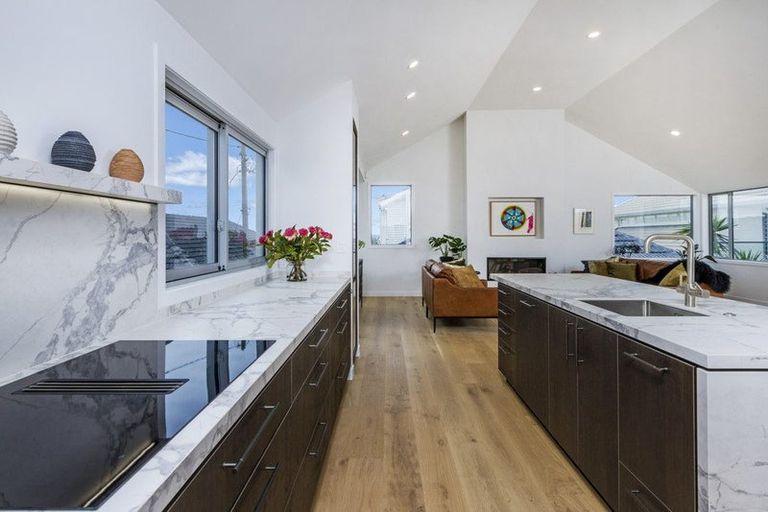 Photo of property in 2/43 Princes Street, Northcote Point, Auckland, 0627