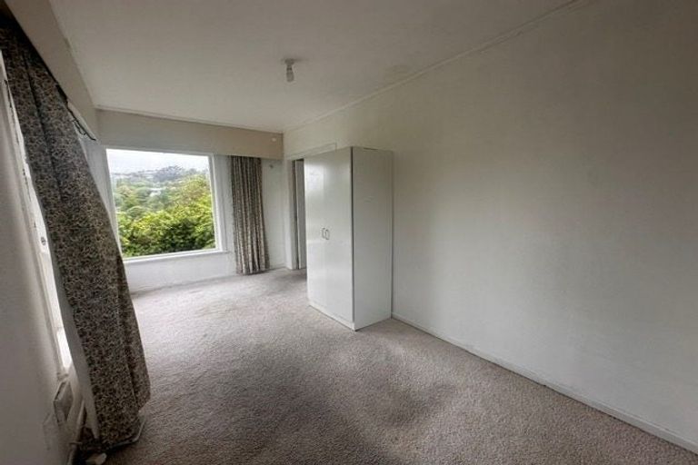 Photo of property in 88 Newlands Road, Newlands, Wellington, 6037