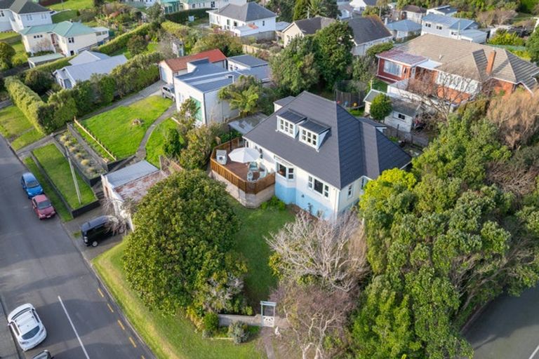 Photo of property in 28 Handyside Street, Tawa, Wellington, 5028