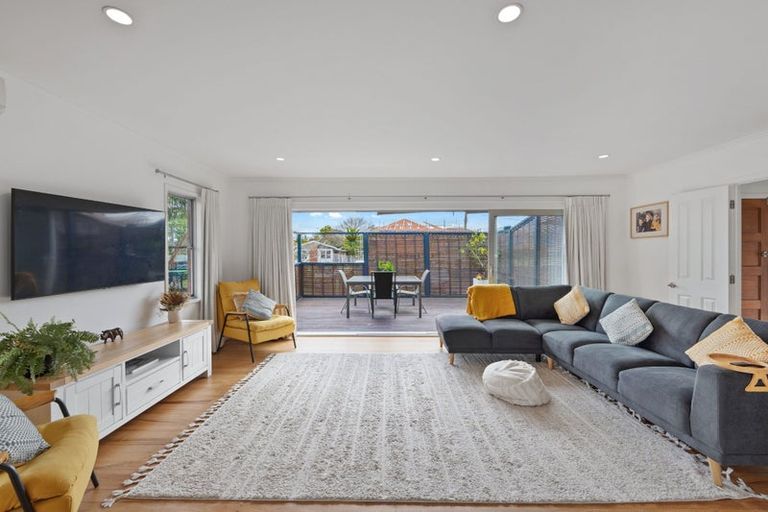 Photo of property in 53 Angelo Avenue, Howick, Auckland, 2014