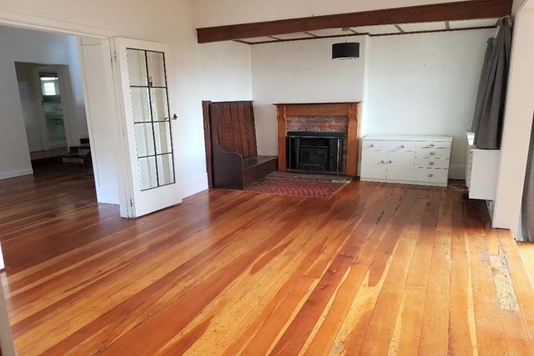 Photo of property in 50 Connaught Terrace, Brooklyn, Wellington, 6021