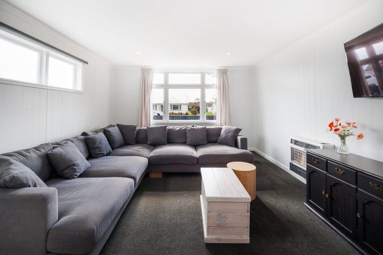 Photo of property in 12 Rata Street, Roslyn, Palmerston North, 4414