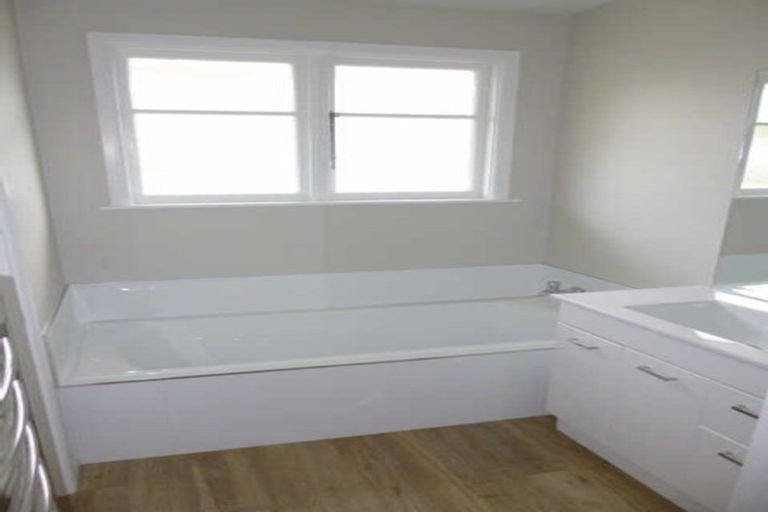 Photo of property in 23a Coniston Avenue, Te Atatu South, Auckland, 0610