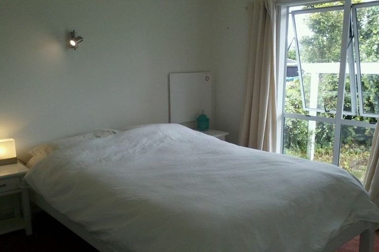 Photo of property in 1/28 Rewarewa Road, Te Atatu Peninsula, Auckland, 0610