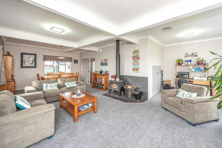 Photo of property in 70 Hipango Terrace, Durie Hill, Whanganui, 4500