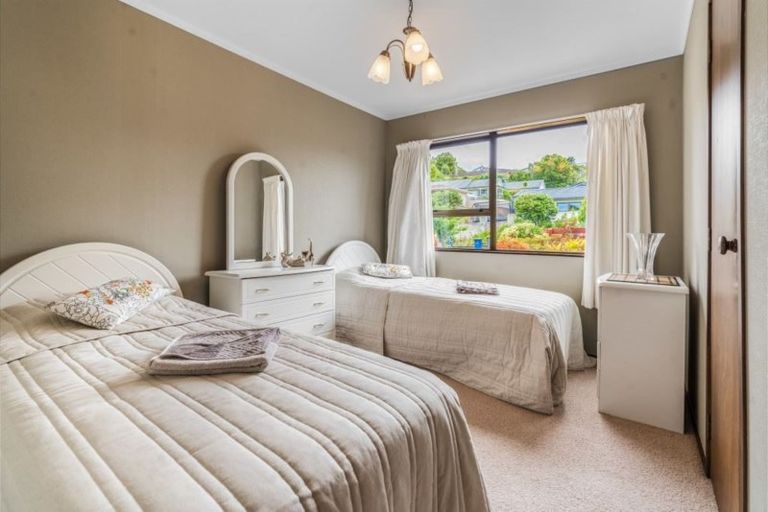 Photo of property in 134 Chelsea View Drive, Chatswood, Auckland, 0626