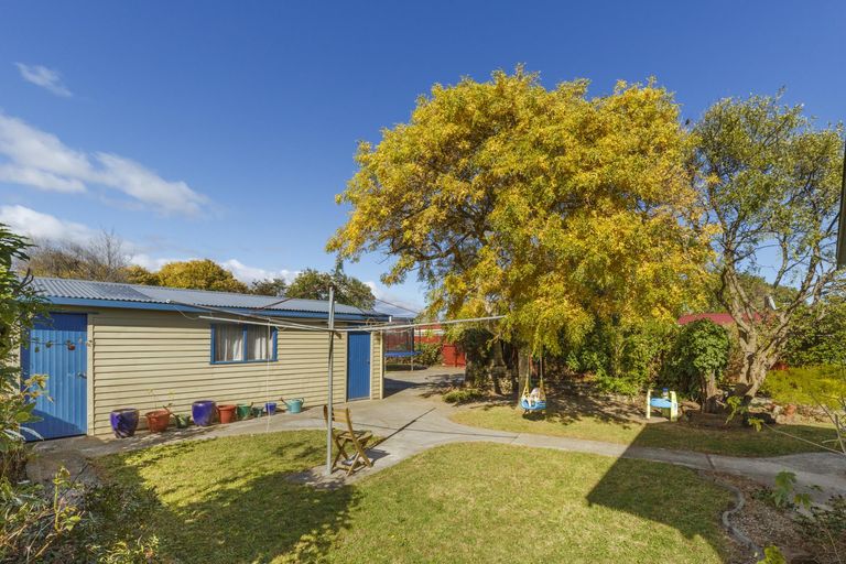 Photo of property in 24 Sutherland Crescent, Westbrook, Palmerston North, 4412
