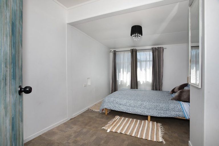 Photo of property in 75 Punga Street, Tangimoana, 4822