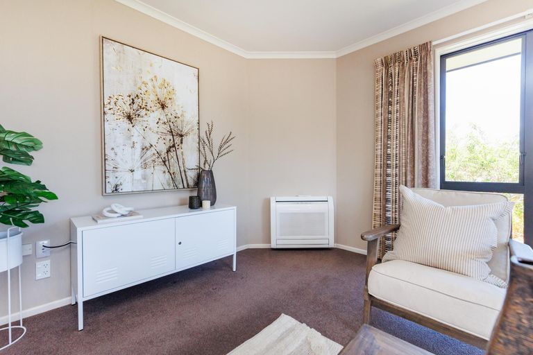 Photo of property in 4 Nevada Way, Kelvin Grove, Palmerston North, 4414