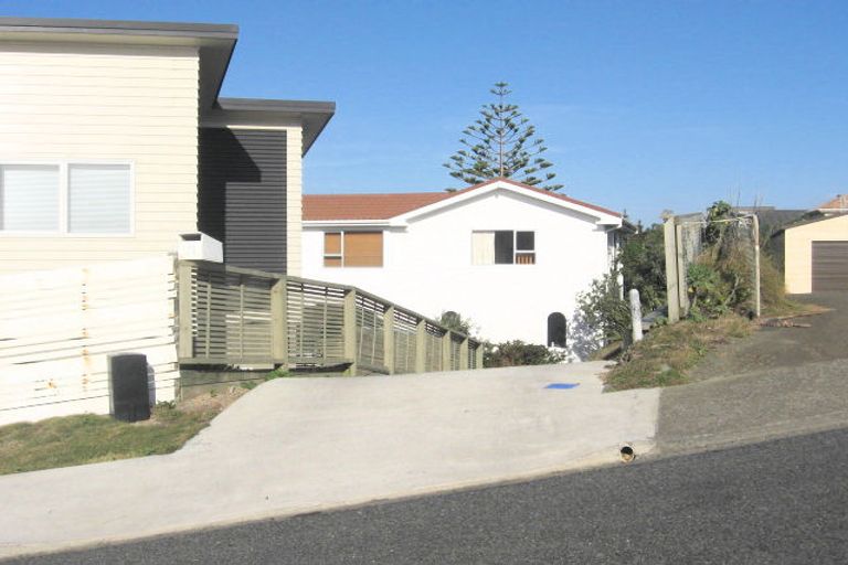 Photo of property in 17a Terrace Road, Titahi Bay, Porirua, 5022