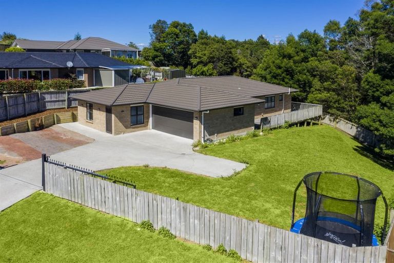 Photo of property in 84 Tiriwa Drive, Massey, Auckland, 0614