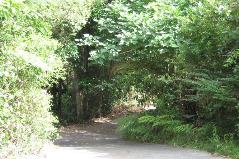 Photo of property in 29 Pluto Place, Beach Haven, Auckland, 0626