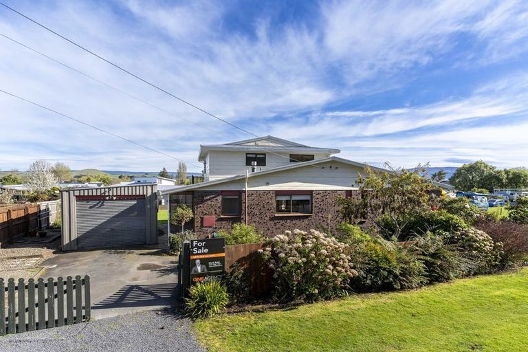 Photo of property in 11 Greenhithe Street, Waihola, Milton, 9073