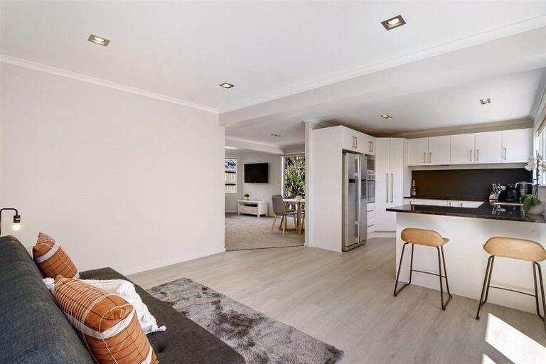 Photo of property in 116a Forrest Hill Road, Forrest Hill, Auckland, 0620