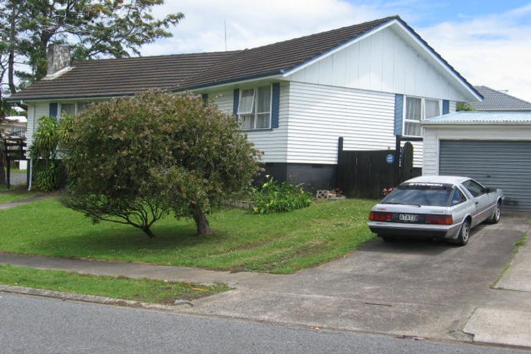 Photo of property in 2 Ware Place, Pakuranga Heights, Auckland, 2010