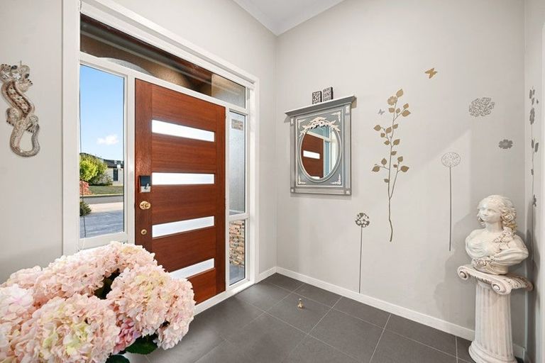 Photo of property in 22 Gibbston Close, Huntington, Hamilton, 3210