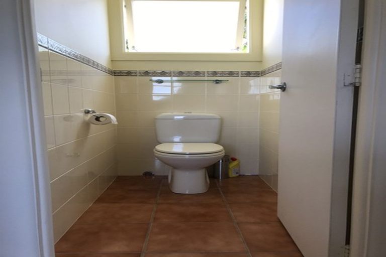 Photo of property in 59 Ravenwood Drive, Forrest Hill, Auckland, 0620