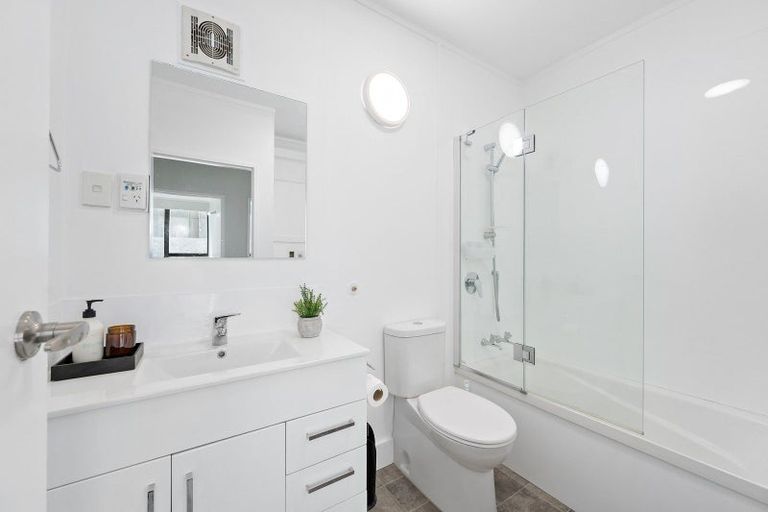 Photo of property in Hobson Court Flats, 13/70 Hobson Street, Thorndon, Wellington, 6011