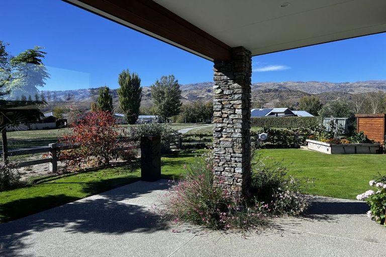 Photo of property in 54 Stratford Drive, Mount Pisa, Cromwell, 9383