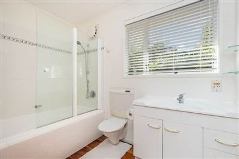 Photo of property in 3 Stott Avenue, Birkdale, Auckland, 0626
