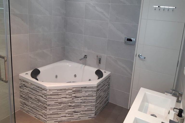 Photo of property in 1217 Glenbrook Road, Glenbrook, Waiuku, 2681