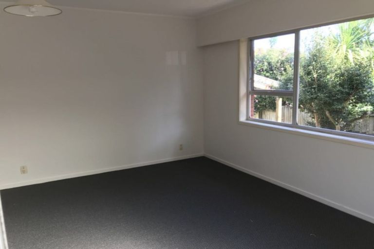 Photo of property in 15 Barlow Place, Chatswood, Auckland, 0626