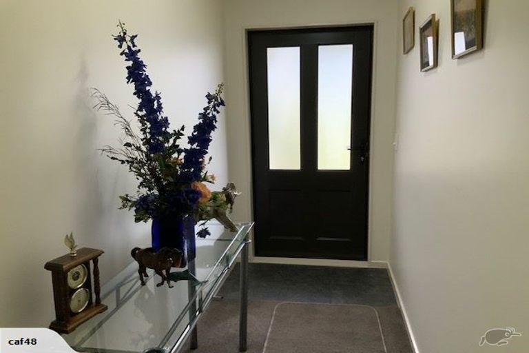 Photo of property in 16 Weka Road, Raumati Beach, Paraparaumu, 5032