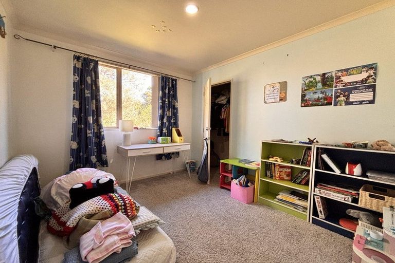 Photo of property in 25 Les Marston Place, Pukekohe, 2120