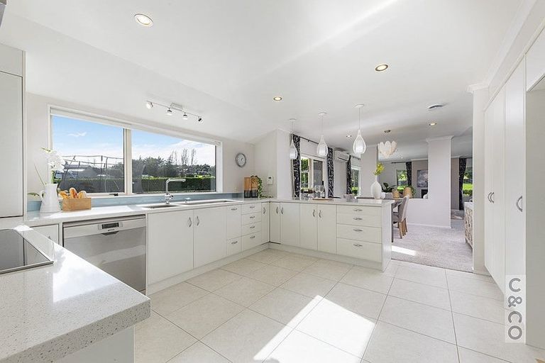 Photo of property in 289 Old North Road, Kumeu, 0892