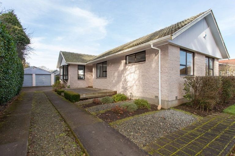 Photo of property in 6 Rathlin Street, Redwood, Christchurch, 8051
