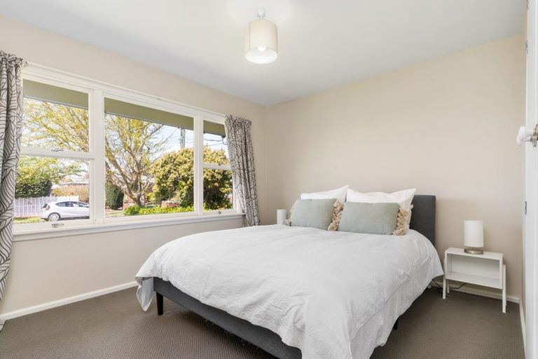 Photo of property in 35 Dunster Street, Burnside, Christchurch, 8053