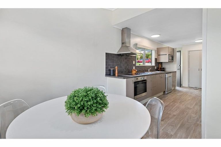 Photo of property in 16 Ascot Avenue, Te Kamo, Whangarei, 0112