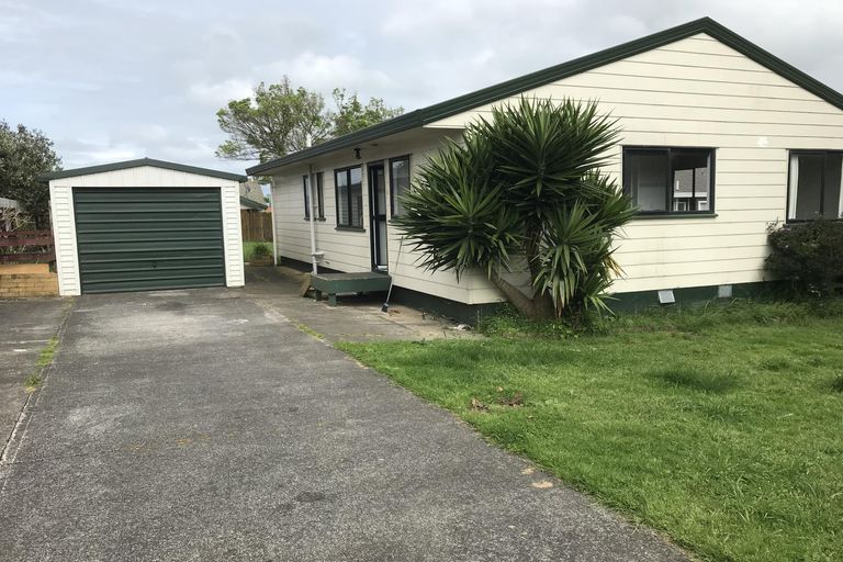 Photo of property in 111 Sykes Road, Weymouth, Auckland, 2103