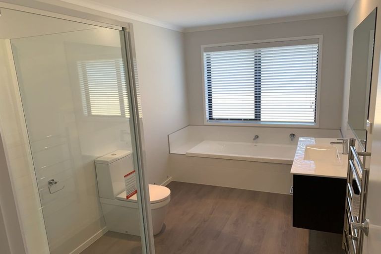 Photo of property in 16 Anglers Way, Omokoroa, 3114