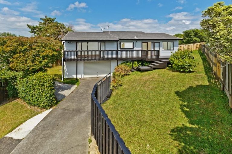 Photo of property in 1/39 Athena Drive, Totara Vale, Auckland, 0629