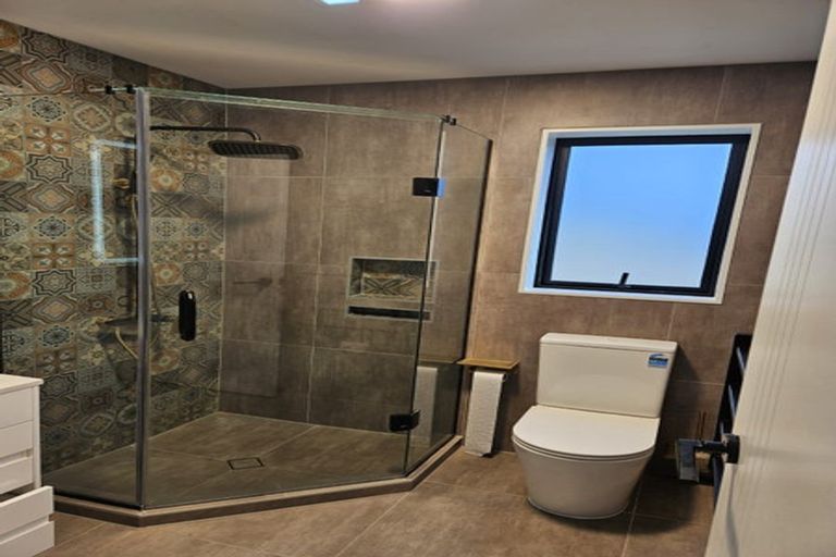 Photo of property in 15 Cambridge Road, Riverhead, 0820