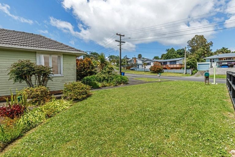 Photo of property in 15 Lauderdale Road, Birkdale, Auckland, 0626